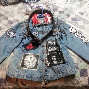 Small Levis DIY punk Jacket w/ extra stud bag